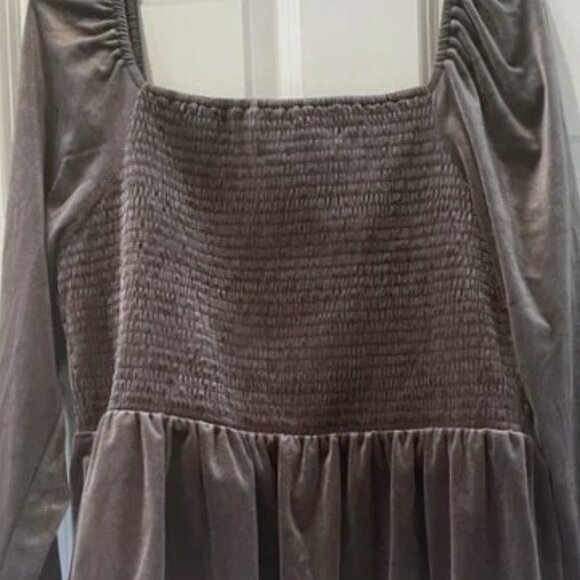Velvet Peplum Blouse - Picture 3 of 3